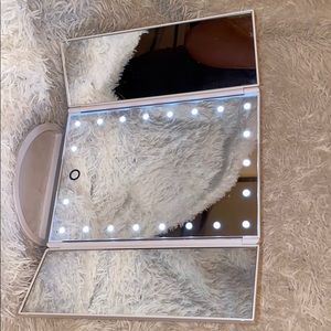 Vanity mirror